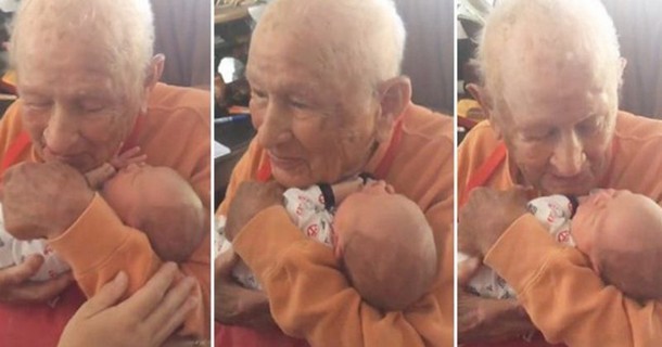 105-летний прадедушка впервые держит правнука. Трогательное видео