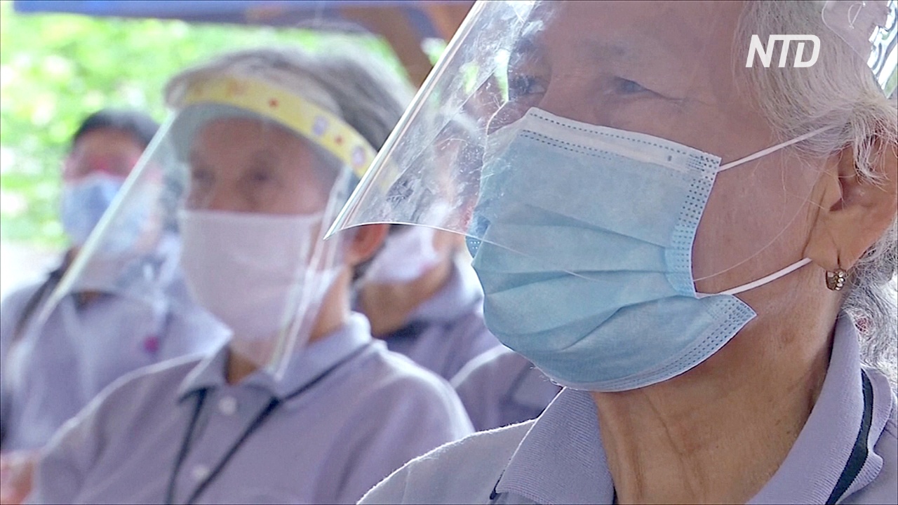 77-летняя тайская бабушка 38 лет работает волонтёром-медиком