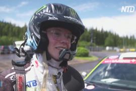 Юный автогонщик выиграл ралли Швеции с мамой – вторым пилотом