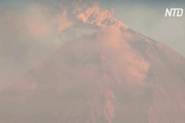 Эквадорский вулкан Сангай засыпал пеплом крупный город Гуаякиль