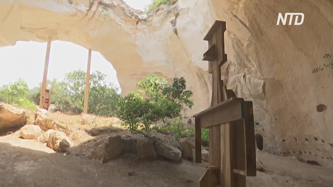 Древние пещеры превратили в современную галерею