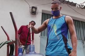 Кризис в Венесуэле: люди соорудили самодельный водопровод