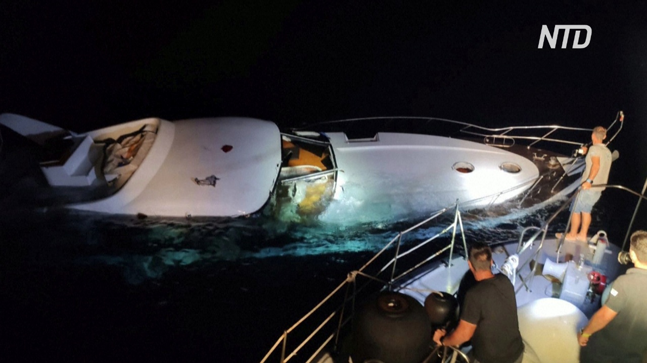 Береговая охрана Греции спасла с тонущего судна десятки мигрантов