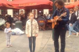 Девятилетняя девочка исполняет Ave Maria. Видео