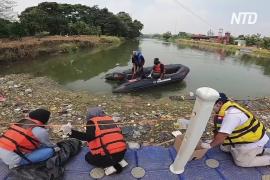 В индонезийскую реку попали медицинские отходы из коронавирусных отделений