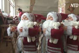 Китайские фабрики по производству рождественских игрушек терпят убытки из-за пандемии