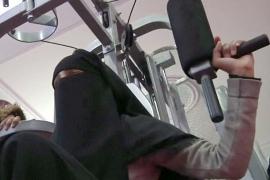 Первый в Кандагаре фитнес-клуб для женщин: афганки боятся, но приходят