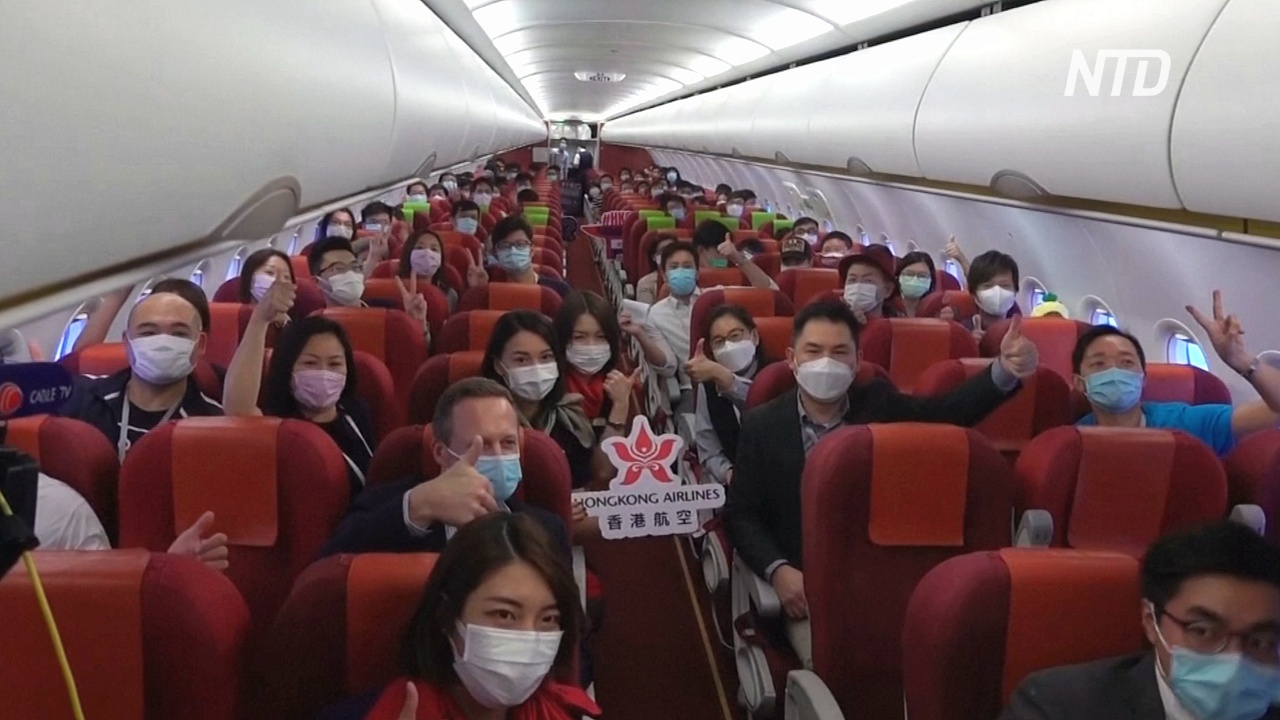 Полёт над Гонконгом: развлекательные авиарейсы во время пандемии