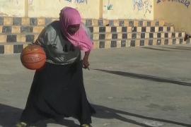 Рискованный баскетбол: женщины в Сомали тайно занимаются спортом