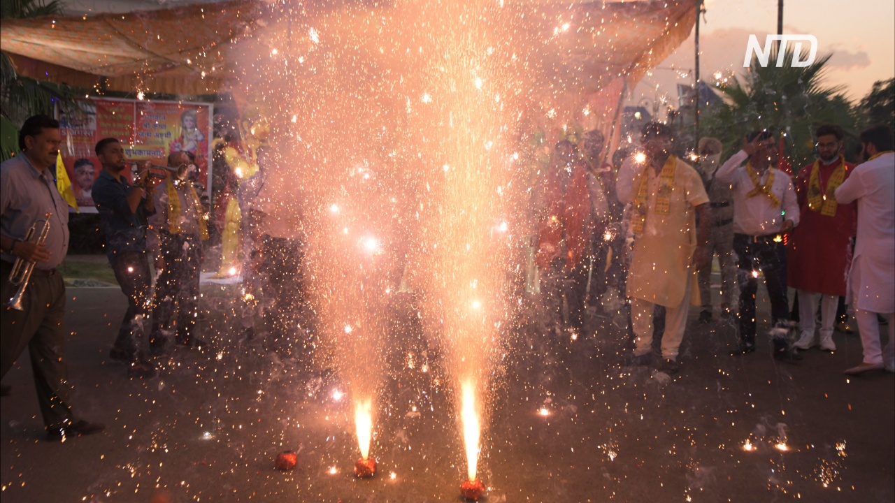 В преддверии главного у индуистов праздника Дивали в Нью-Дели запретили фейерверки