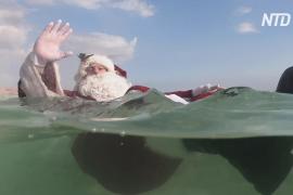 Санта-Клаус установил рождественскую ёлку посреди Мёртвого моря