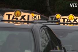Шведские таксисты доставляют клиентам на дом тесты на COVID-19