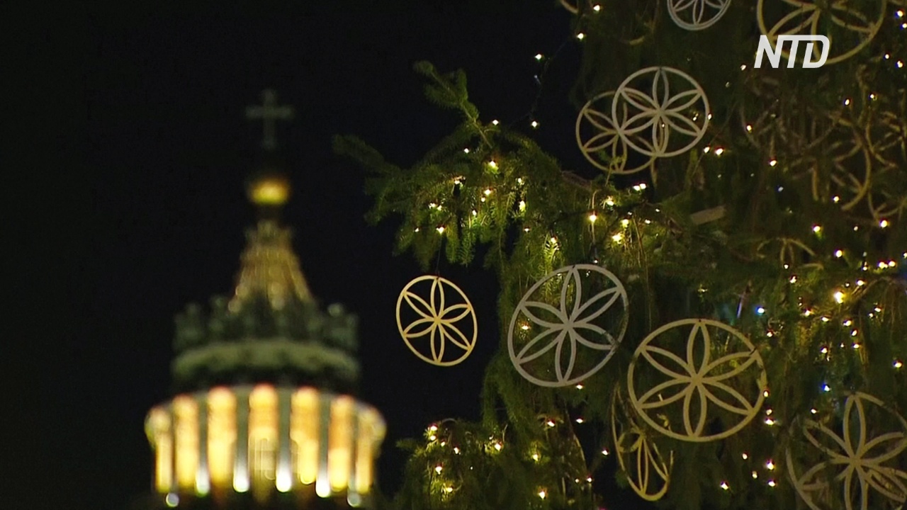 На площади Святого Петра в Ватикане открыли рождественскую композицию