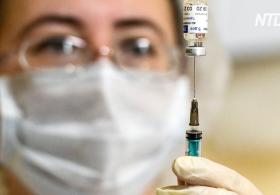 В России быстро растёт число заражённых COVID-19, идёт вакцинация