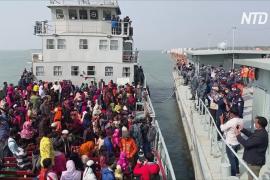 Власти Бангладеш переселили 2000 беженцев-рохинджа на отдалённый остров