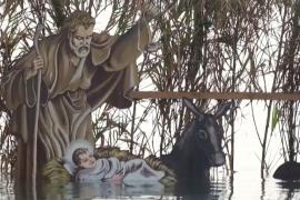 Венецианскую лагуну украсил рождественский вертеп на воде