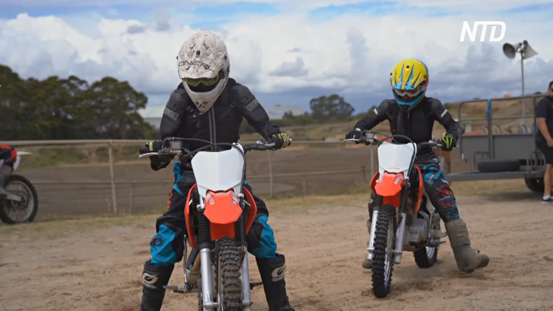 Мотокросс помогает австралийским подросткам не сбиться с жизненного пути
