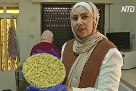 Карантинный бизнес: иорданка печёт с мамой пироги и доставляет их клиентам