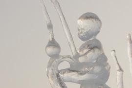 Детские мечты и женская красота: ледяные скульптуры на конкурсе в Перми
