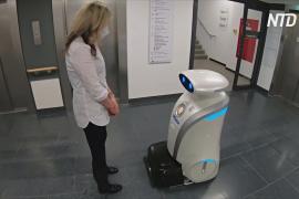 Уборка и песни: робот развлекает медиков и пациентов больницы в Мюнхене