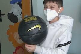 10-летний испанский мальчик провёл 11 дней в реанимации и победил COVID