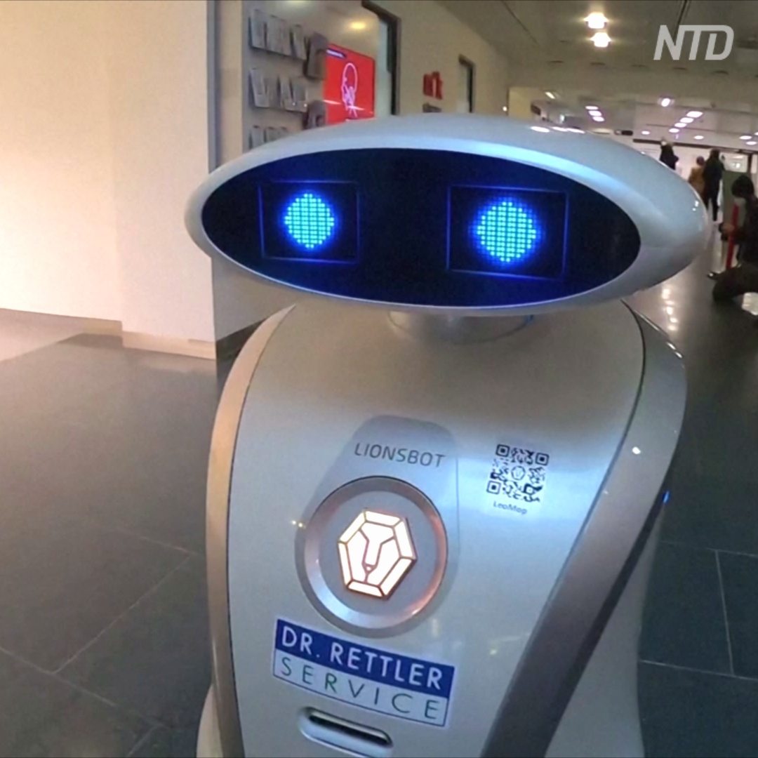 Робот-уборщик по 10 часов без остановки моет полы в немецкой больнице