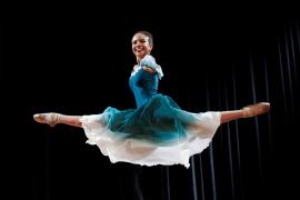Балерина без рук покоряет зрителей в Бразилии