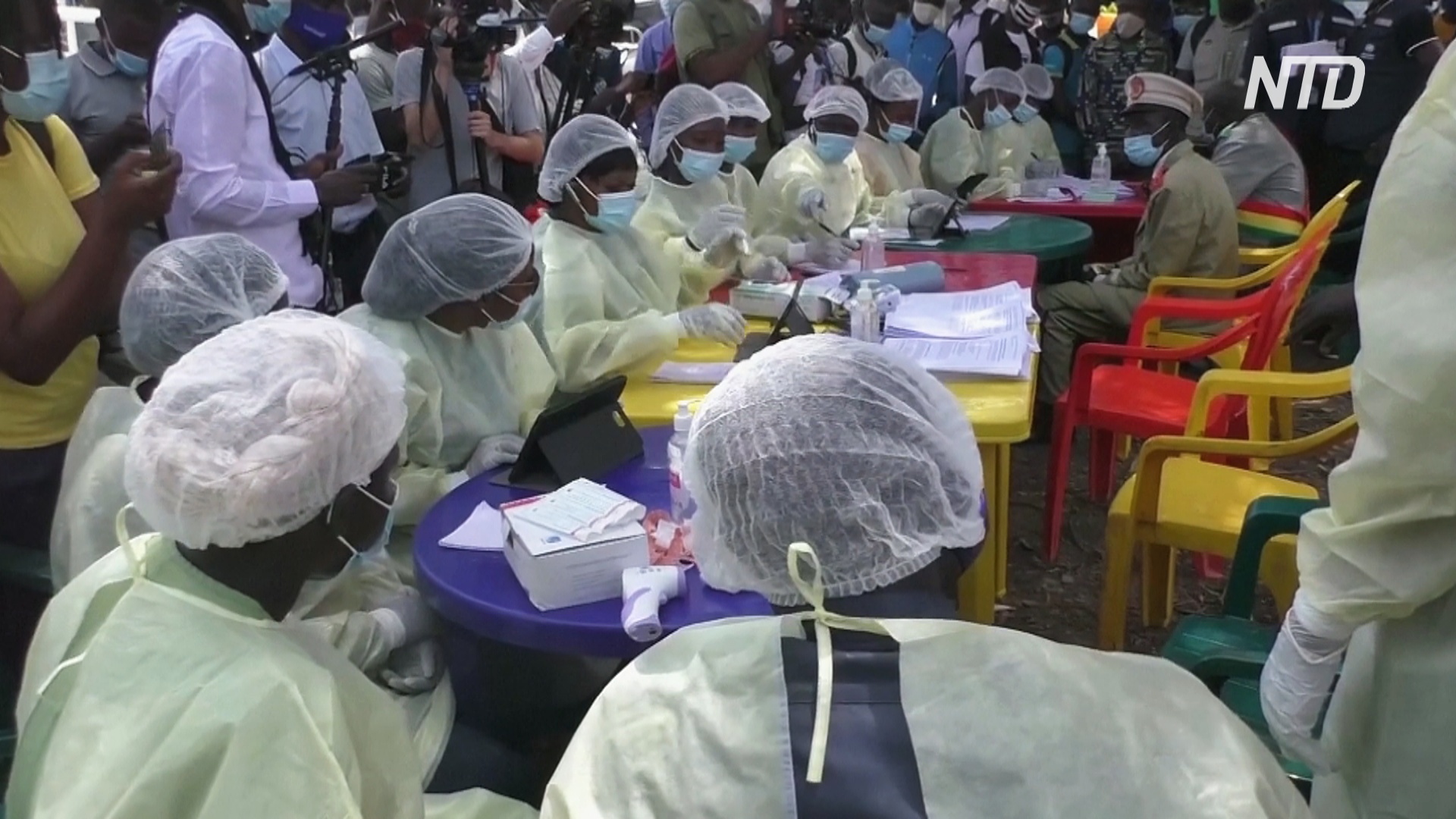 ВОЗ: риск распространения Эболы из Гвинеи в соседние страны очень высок