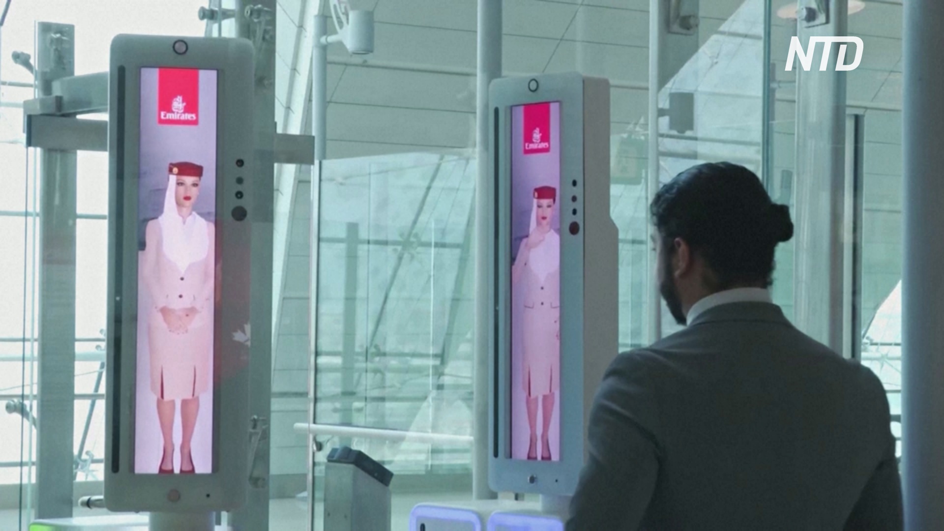 «Умные» турникеты в аэропорту Дубая помогают пройти паспортный контроль за секунды