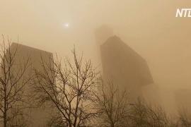 Пекин накрыла сильнейшая за 10 лет песчаная буря