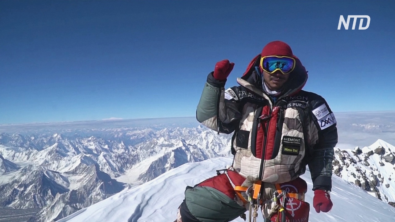 Власти Непала спустя год разрешили восхождения на Эверест