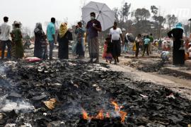 15 погибших, 400 пропавших без вести: лагерь рохинджа пытаются восстановить после пожара