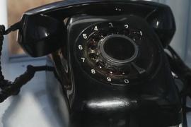 Японцы говорят с умершими из телефонной будки без проводов