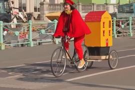 Англичанка привозит алкоголь на дом в пабе на колёсах