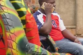 В Руанде из старых покрышек делают уютные кресла и столы