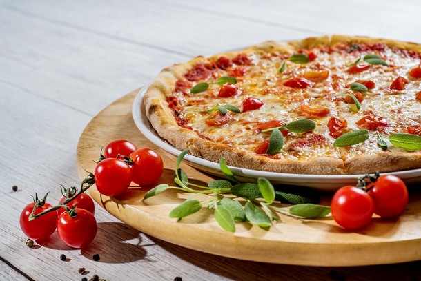 Доставка пиццы на дом: причины популярности услуги