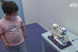 Как роботы помогают детям-аутистам в Гонконге развивать социальные навыки