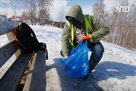 Мусорщик в маске: волонтёр вдохновляет костромичей очищать город от отходов