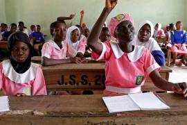 50-летняя школьница из Нигерии не стыдится ходить во второй класс