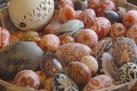 Какие узоры выбирает к Пасхе «королева дизайна яиц» из Венгрии