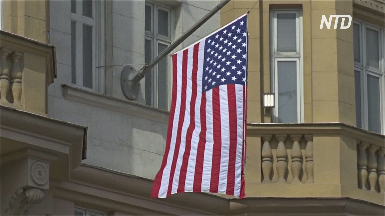 Посольство США в Москве прекращает выдачу туристических и деловых виз