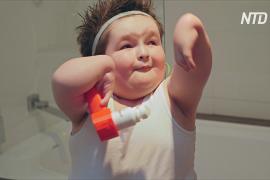 Держатель для антиперспиранта: как мальчик помог другу с инвалидностью