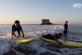 Сёрфинг даёт марокканским детям надежду на лучшее будущее