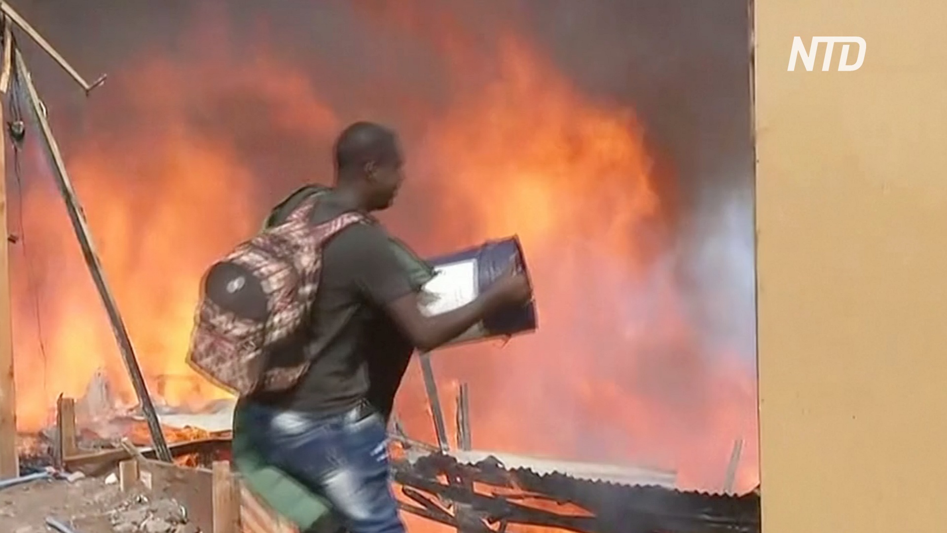 В чилийском городе Антофагаста пожар уничтожил 35 домов