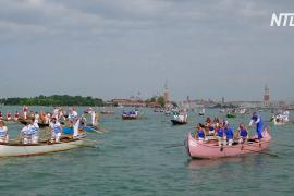 Сотни венецианских гондол поучаствовали в регате «Вогалонга»