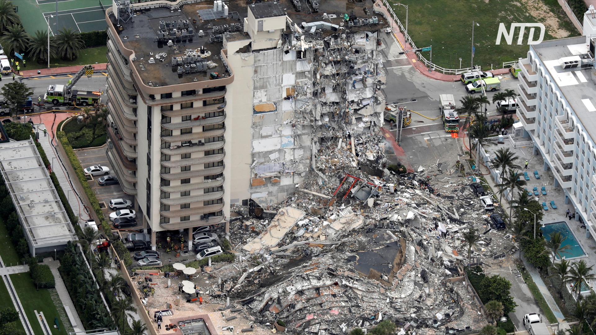 Под завалами обрушившегося 12-этажного здания в Майами может оставаться до 100 человек