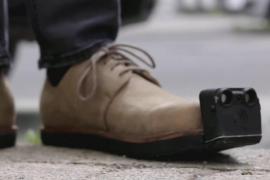 «Умные» вибрирующие ботинки разработали для слепых