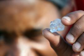 Найденные в деревне ЮАР «алмазы» оказались кварцем