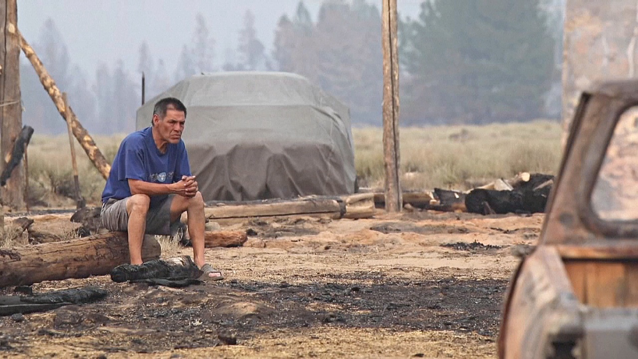 «Ничего не осталось»: пожар в Орегоне уничтожил десятки домов