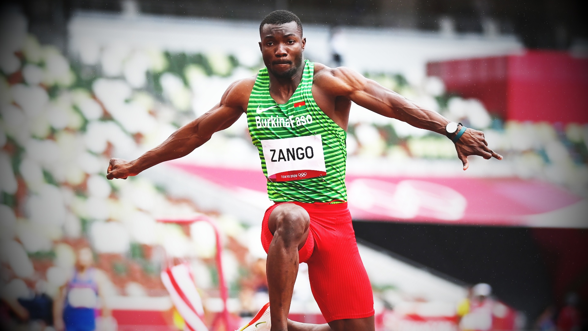Как буркинийский прыгун завоевал первую олимпийскую медаль для своей страны